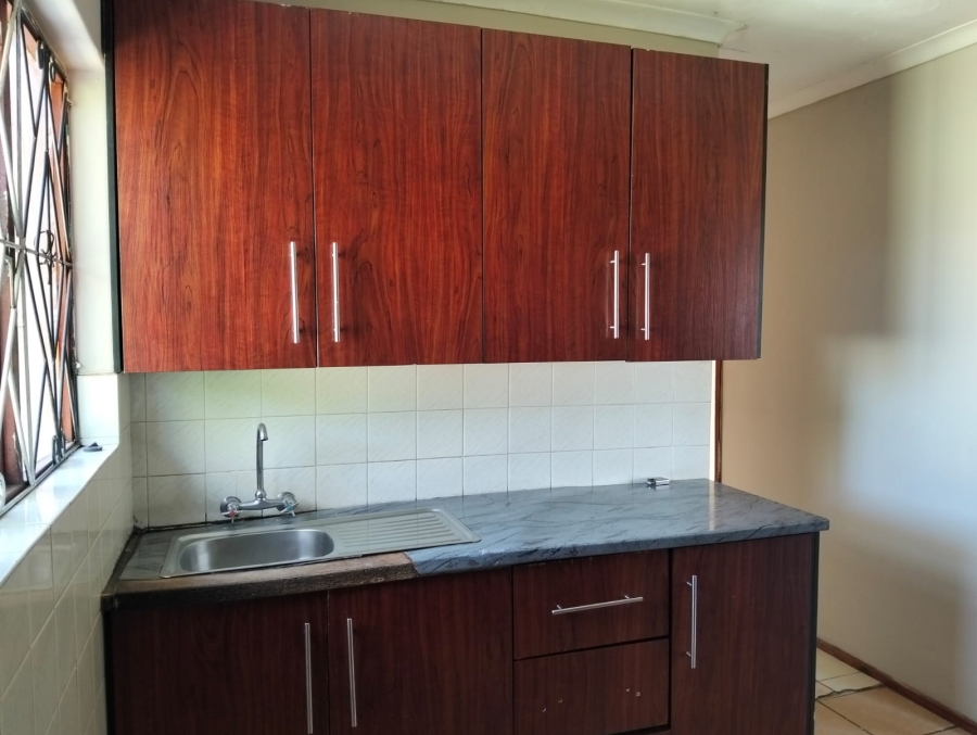 To Let 5 Bedroom Property for Rent in Mthata Eastern Cape
